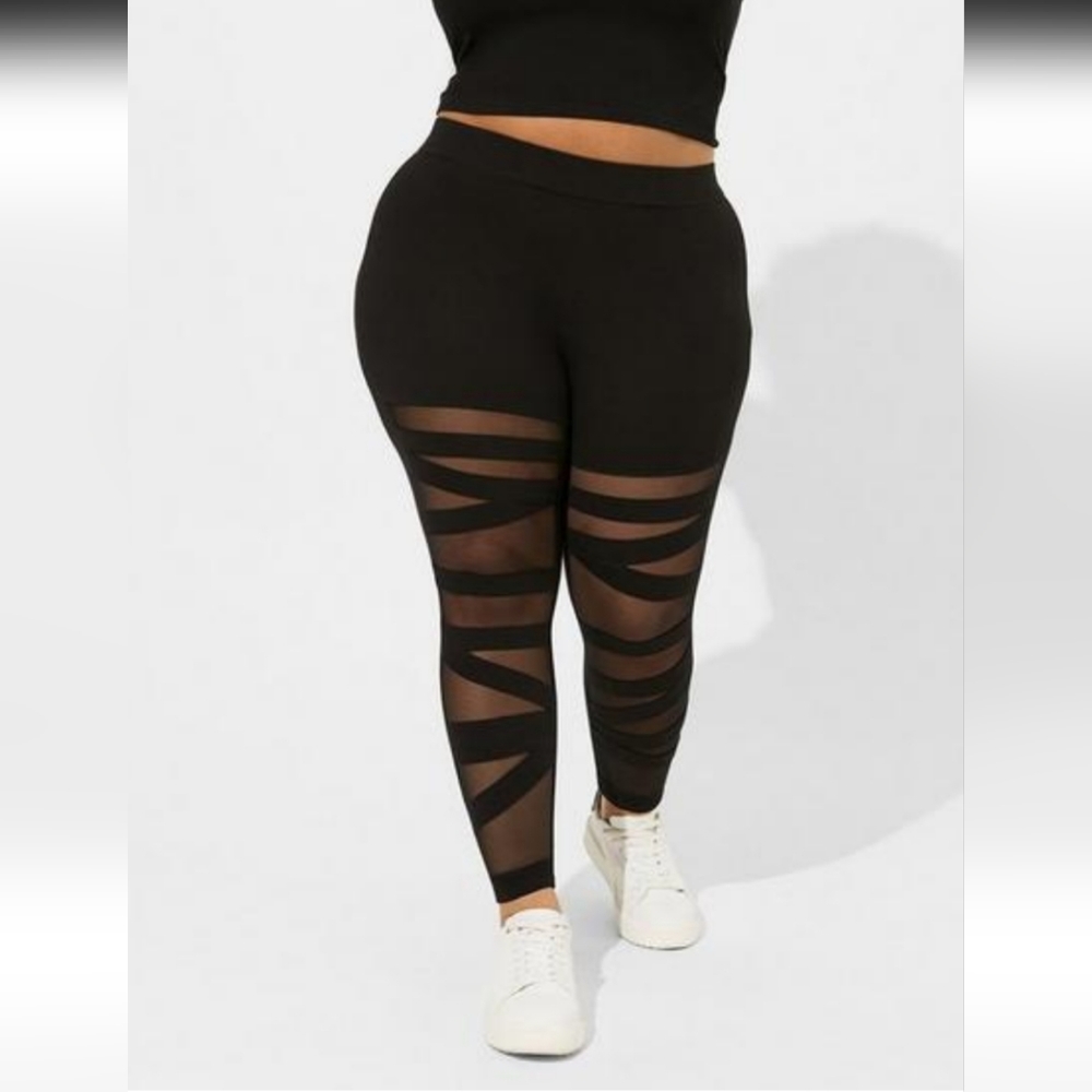 Torrid Crop Mesh Cutout Leggings sz 0 color Black